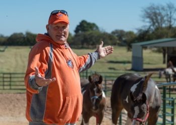 nfl-legend-terry-bradshaw's-southern-oklahoma-ranch-is-back-on-the-market.-here's-why