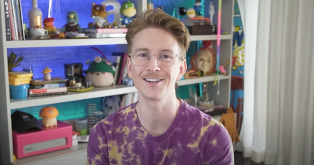 omg,-tyler-oakley-returned-to-youtube-after-nearly-2-years-–-elite-daily