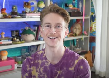 omg,-tyler-oakley-returned-to-youtube-after-nearly-2-years-–-elite-daily