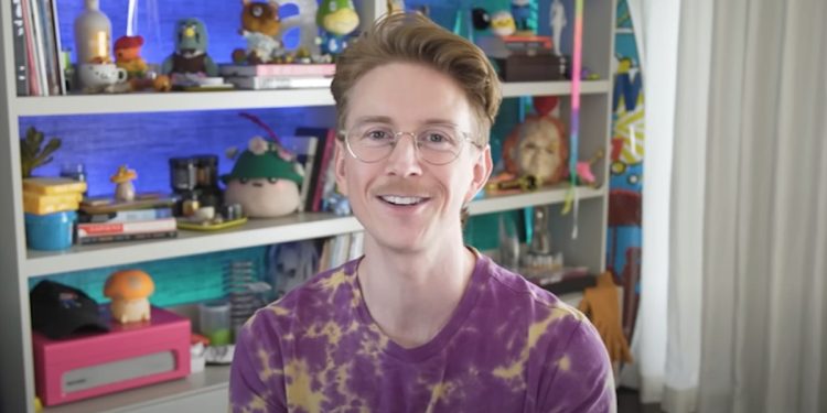 omg,-tyler-oakley-returned-to-youtube-after-nearly-2-years-–-elite-daily
