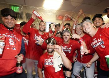cardinals-clinch-nl-central-title-by-beating-brewers-6-2-–-star-tribune