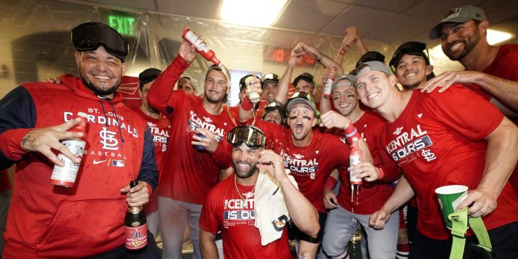 cardinals-clinch-nl-central-title-by-beating-brewers-6-2-–-star-tribune
