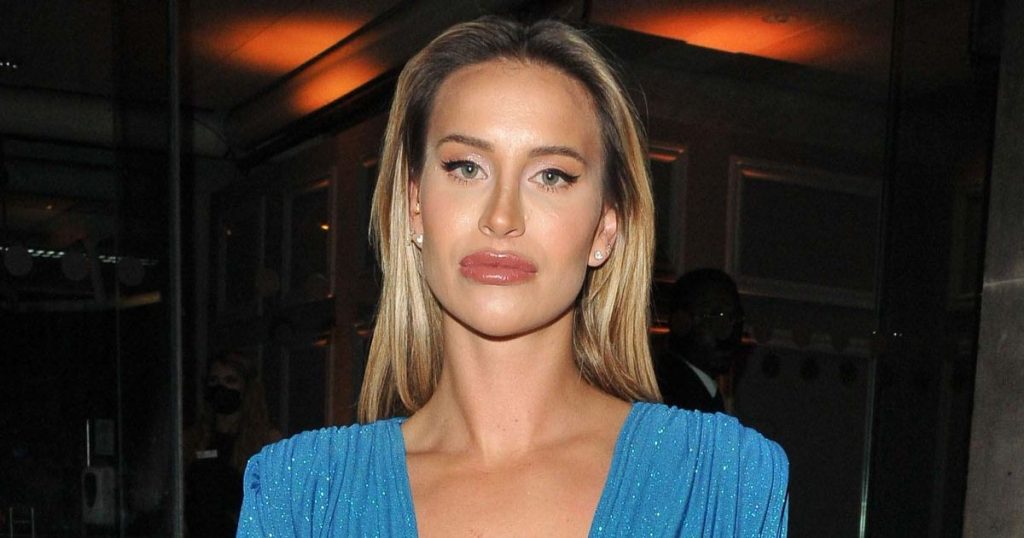 ferne-mccann-'can't-stop-crying'-as-she-'quits'-instagram-amid-leaked-voice-notes-drama