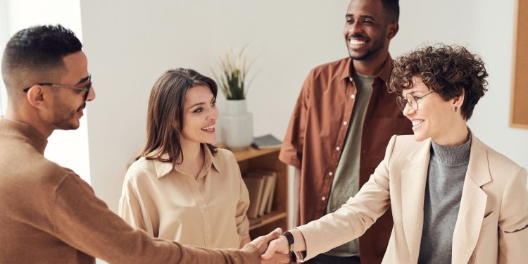 8-ways-to-build-a-professional-network-on-linkedin-–-makeuseof