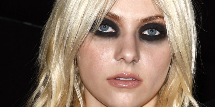 the-ultimate-guide-to-achieving-the-tumblr-makeup-aesthetic-–-the-list