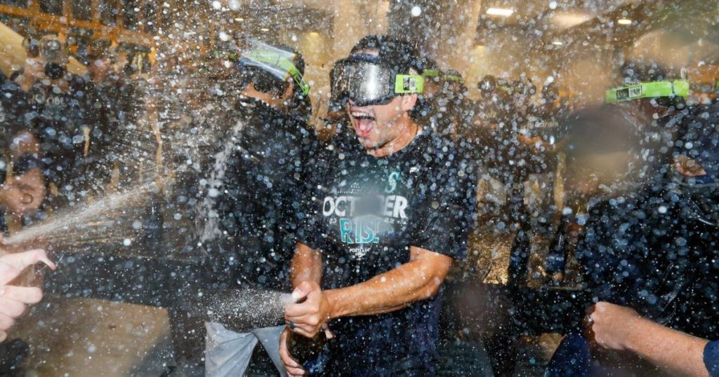inside-the-mariners'-clubhouse-for-a-playoff-clinching-celebration-21-years-in-the-making