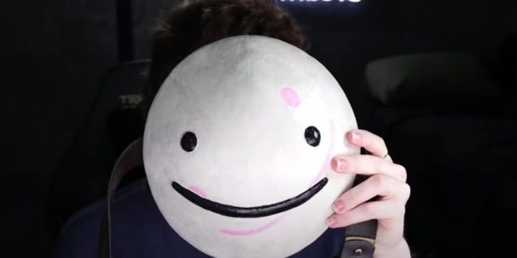 dream-face-reveal:-minecraft-youtube-star-shows-true-identity-|-hemel-today