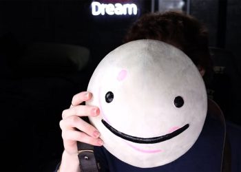over-1.5-million-people-watched-dream-face-reveal-premiere-–-game-rant