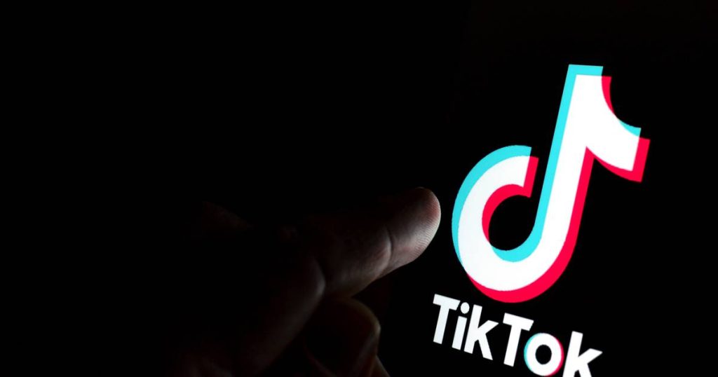 russia-fines-tiktok,-twitch-over-so-called-'gay-propaganda'-and-'fake-news'-laws,-respectively
