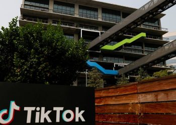 russian-court-fines-tiktok-for-not-deleting-lgbt-material,-twitch-over-ukraine-content