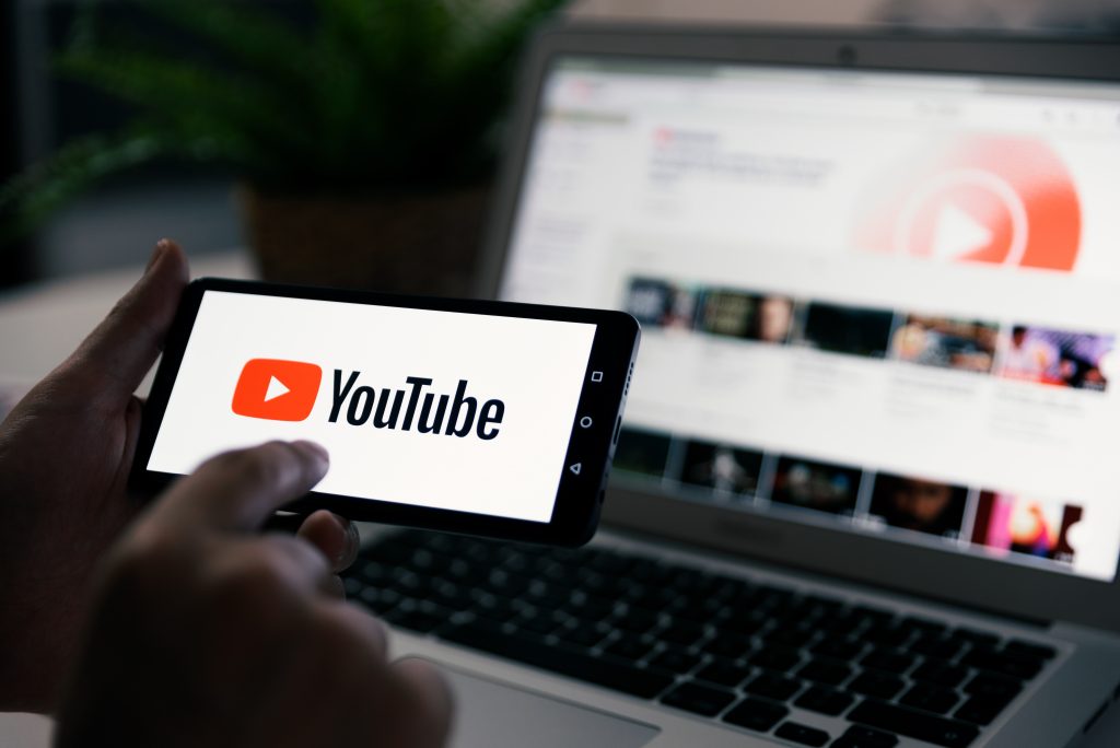 conspiracy-theories-thrive-on-youtube,-new-study-–-the-university-of-sydney