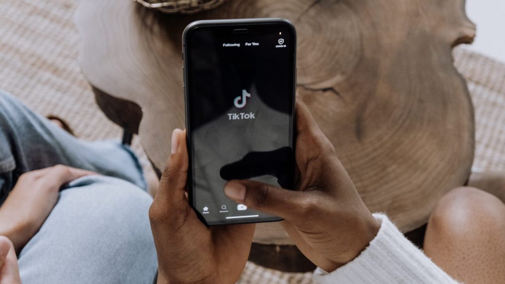 russia-fines-tiktok-and-twitch-for-'lgbt-propaganda'-–-attitudeco.uk