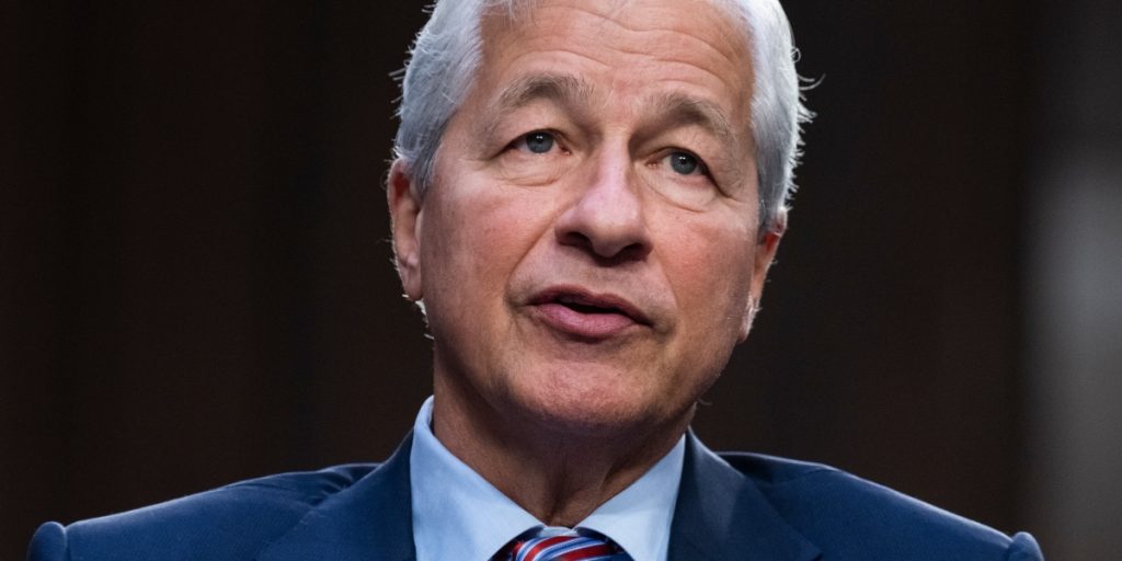 jamie-dimon-is-sick-of-bots-too—and-calls-on-elon-musk-to-'clean-up-twitter'-–-fortune