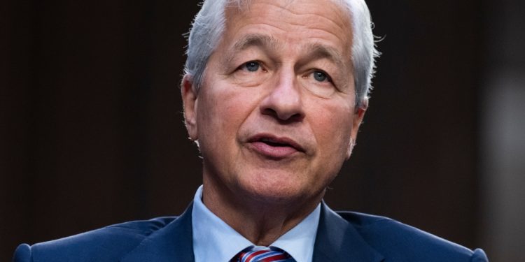 jamie-dimon-is-sick-of-bots-too—and-calls-on-elon-musk-to-'clean-up-twitter'-–-fortune