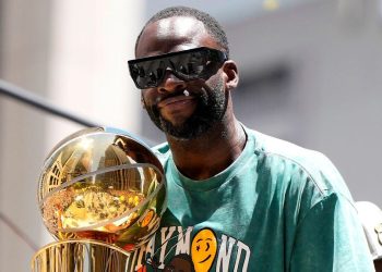 draymond's-mom-deactivates-twitter-account-after-defending-son's-punch-–-audacy