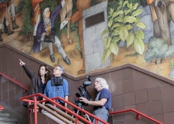 when-murals-depict-traumatic-history,-schools-must-decide-what-stays-on-the-wall-–-opb
