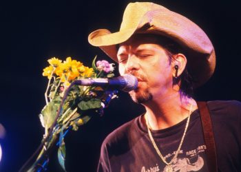 stream-'this-is-sparklehorse'-doco,-ft.-david-lynch,-mercury-rev,-&-more-–-music-feeds