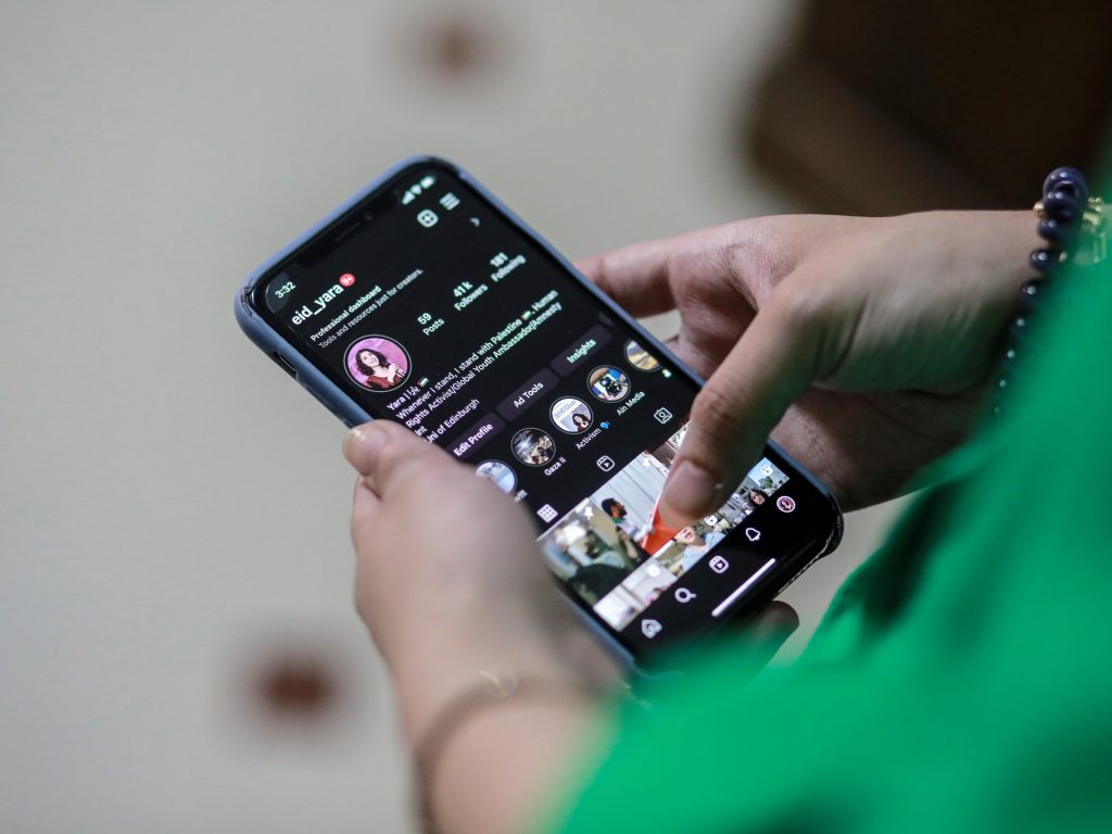 homegrown-instagram-influencers-highlight-gaza's-plight-–-al-jazeera