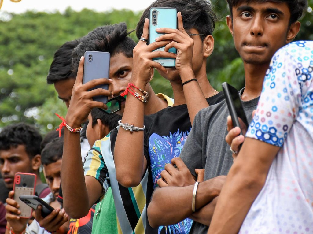 google-fined-$161.9-million-in-india-over-'anti-competitive'-android-policies-–-yahoo