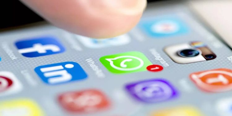 meta-owned-app-rolling-out-ability-to-create-polls-in-one-to-one-chats-to-some-ios-beta-users