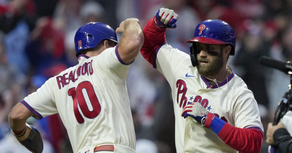 mlb-twitter-in-awe-of-bryce-harper's-clutch-hr-as-phillies-advance-to-world-series