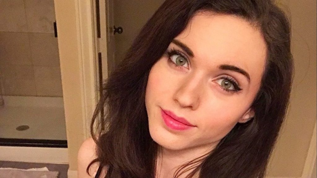 asmr-queen-amouranth-makes-a-banger-comeback-amidst-marital-mishap