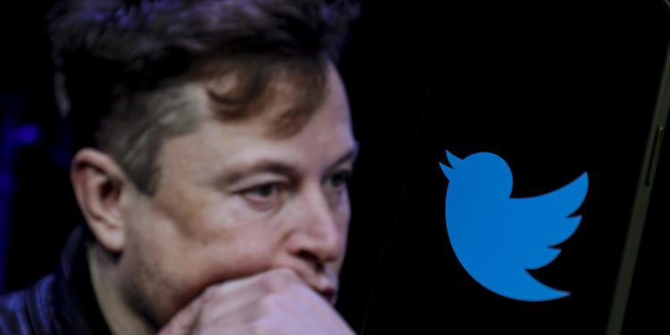 elon-musk-lugs-sink-into-twitter-hq-as-$44-billion-deal-deadline-looms-–-cbs-news