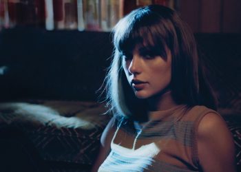 celebrate-taylor-swift's-'midnights'-with-new-augmented-reality-snapchat-lenses