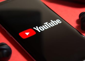 youtube-is-making-it-easier-to-tell-the-difference-between-real-doctors-and-quacks