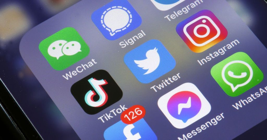 facebook,-instagram-and-whatsapp-down-as-thousands-of-angry-users-report-outages