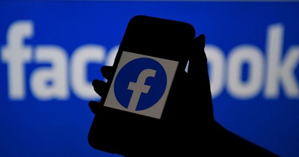 facebook,-instagram-and-whatsapp-down-as-thousands-of-users-report-issues
