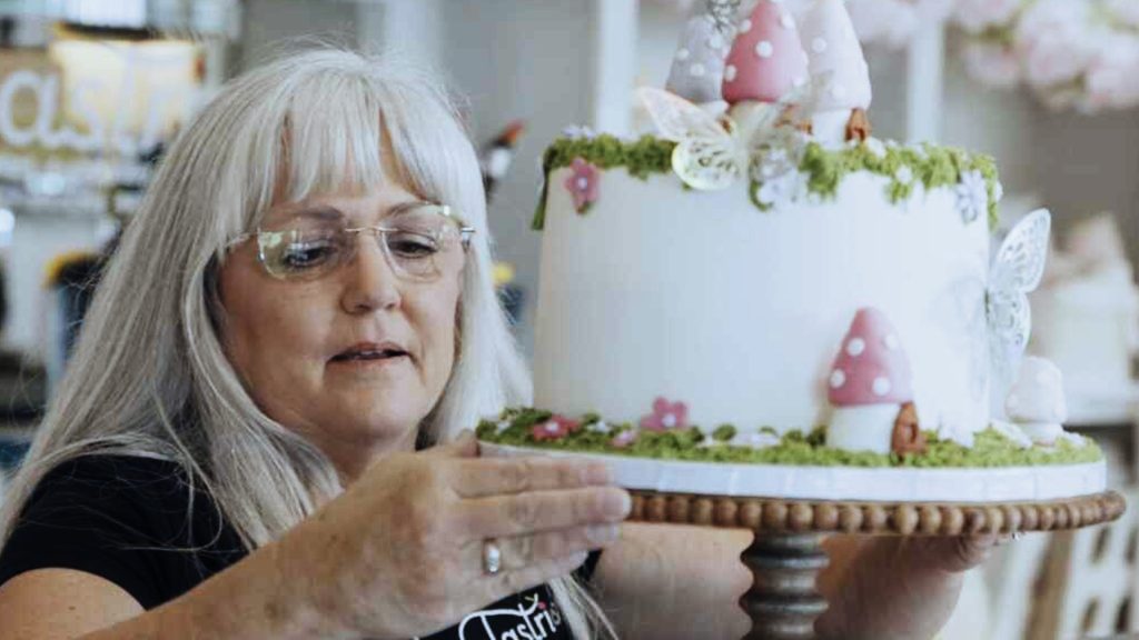 'scary':-christian-baker-in-gay-wedding-case-faced-hate-mail,-death-threats,-chaos-on-path-…