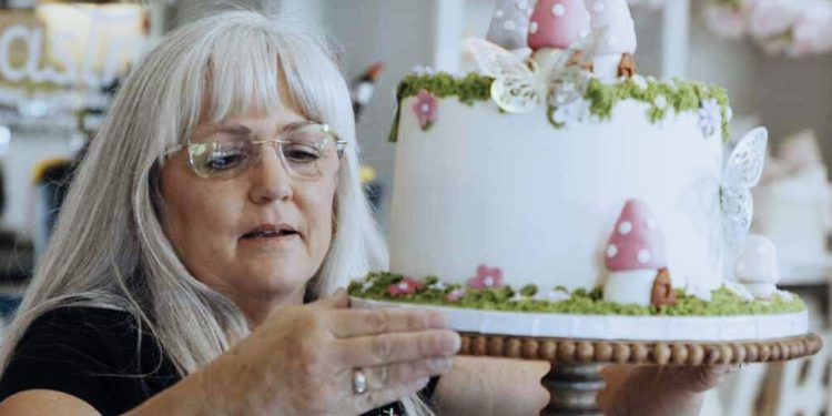 'scary':-christian-baker-in-gay-wedding-case-faced-hate-mail,-death-threats,-chaos-on-path-…