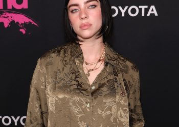 billie-eilish-goes-instagram-official-with-boyfriend-jesse-rutherford-–-e!-online