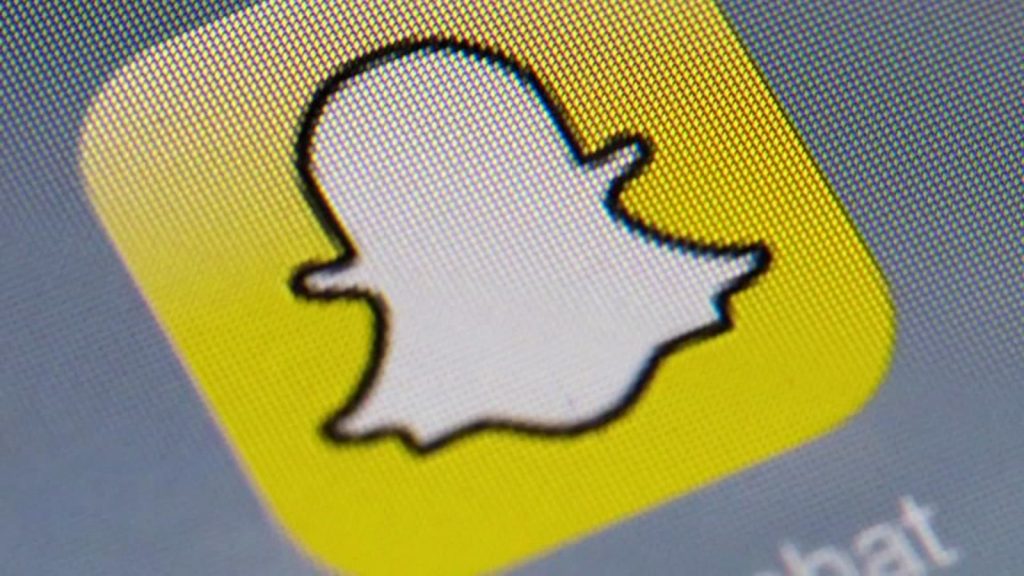 snapchat-scheme-utilizes-nude-photo-exchange-to-take-victims'-money,-memorial-villages-pd-says