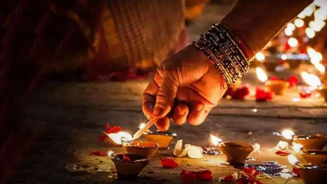 dev-deepawali-2022:-whatsapp-wishes,-messages,-quotes-to-share-with-your-loved-ones