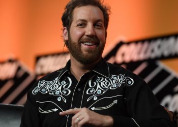 twitter-investor-chris-sacca-says-elon-musk-is-'alone-right-now'-–-cnbc