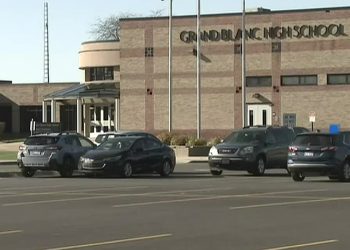grand-blanc-students-sent-home-early-over-snapchat-threat-–-wnem