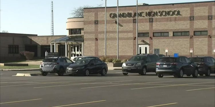 grand-blanc-students-sent-home-early-over-snapchat-threat-–-wnem