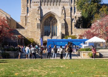 pop-up-vaccine-clinic-finds-the-perfect-parking-spot-on-cross-campus-|-yalenews