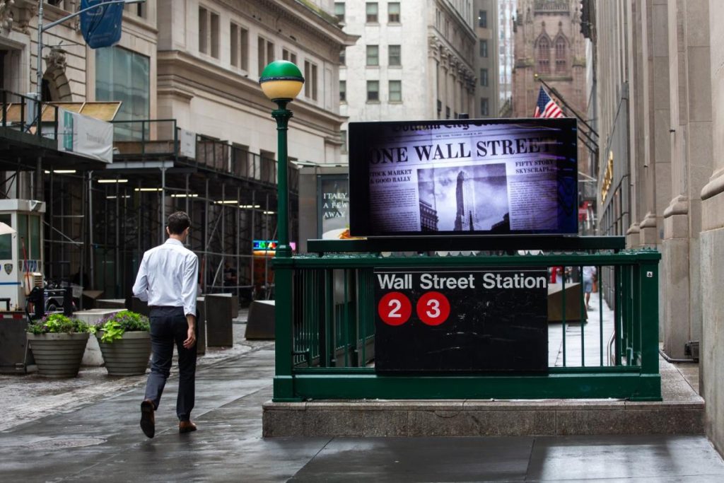 sec's-whatsapp-probe-reaches-into-pe-with-apollo,-carlyle,-kkr-–-yahoo-finance
