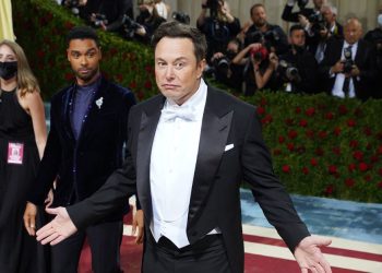 twitter-advertisers-say-they're-worried-about-elon-musk's-tweets-and-actions-–-vox