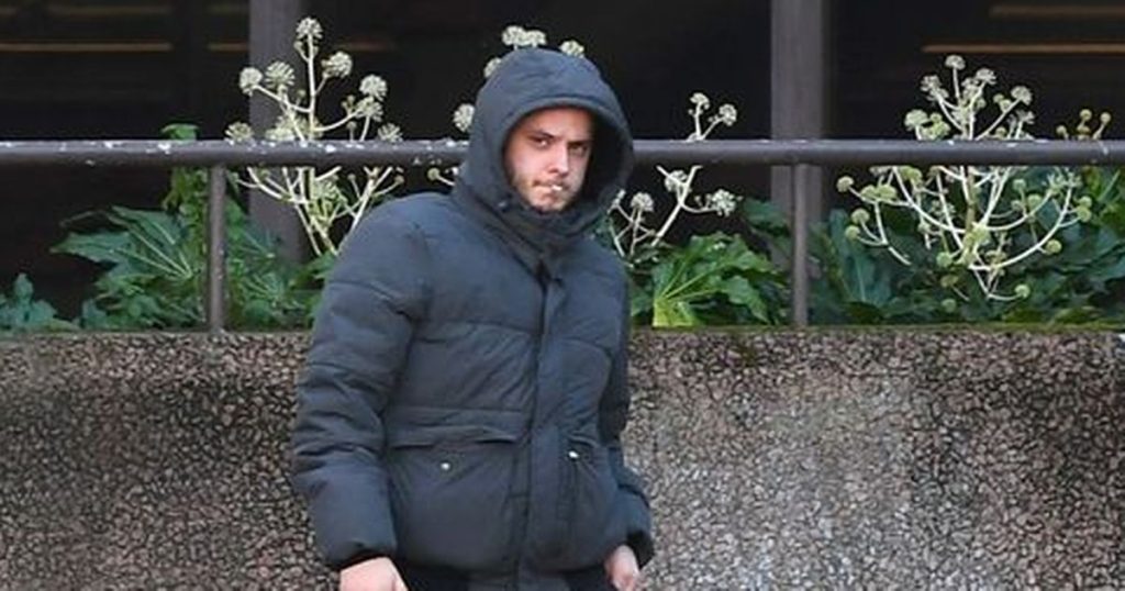 snapchat-pervert-who-sent-sickening-sexual-messages-to-'12-year-old-girl'-claims-he's-not-a-paedo