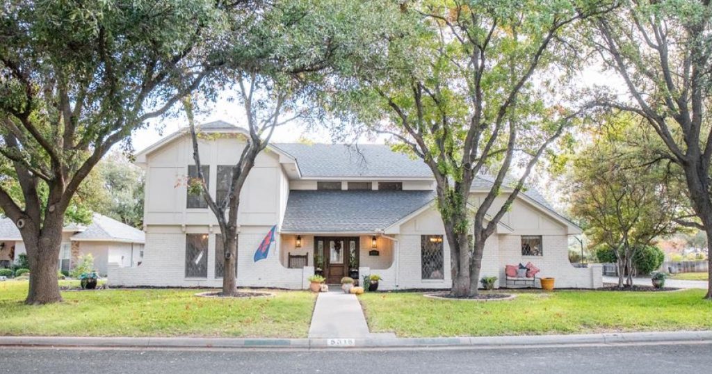 real-estate:-2-blocks-from-clubhouse-and-pool-–-san-angelo-live!