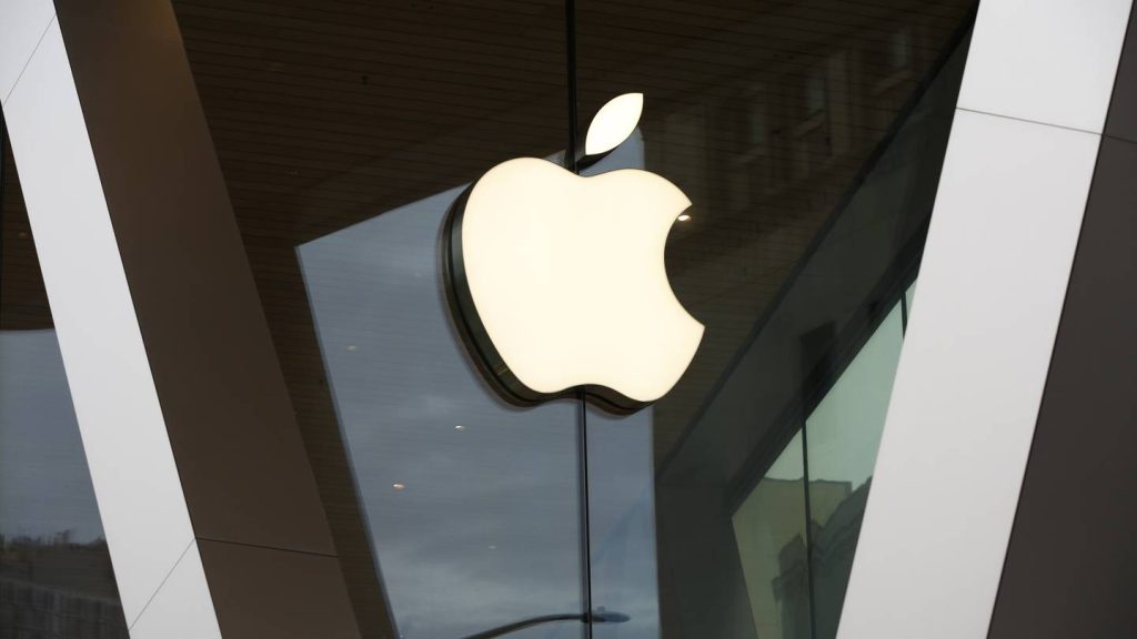 antitrust-battle-over-iphone-app-store-goes-to-appeals-court-–-wokv