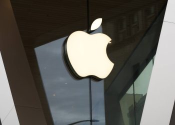 antitrust-battle-over-iphone-app-store-goes-to-appeals-court-–-wokv