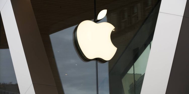 antitrust-battle-over-iphone-app-store-goes-to-appeals-court-–-wokv
