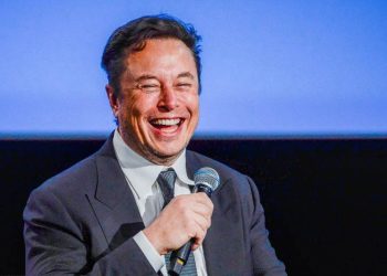 thousands-of-people-are-tweeting-the-exact-same-joke-about-elon's-twitter-fiasco