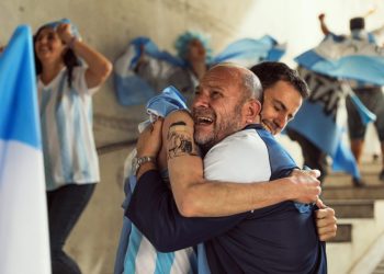 “safe-hugs”,-the-first-legal-assistance-to-protect-fans-from-their-emotional-outbursts-in-qatar