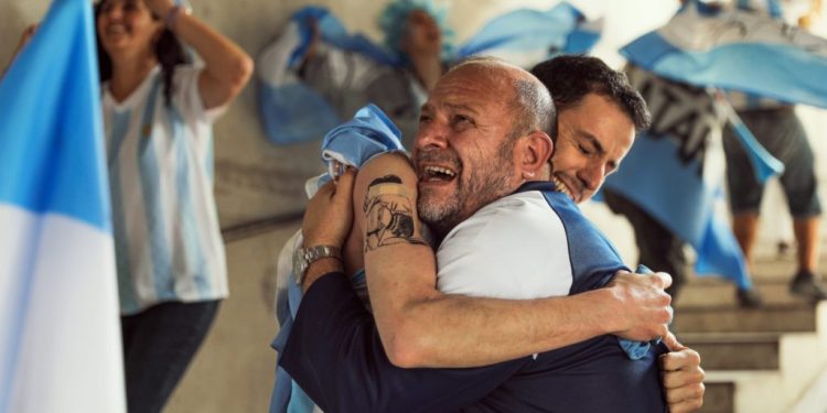 “safe-hugs”,-the-first-legal-assistance-to-protect-fans-from-their-emotional-outbursts-in-qatar